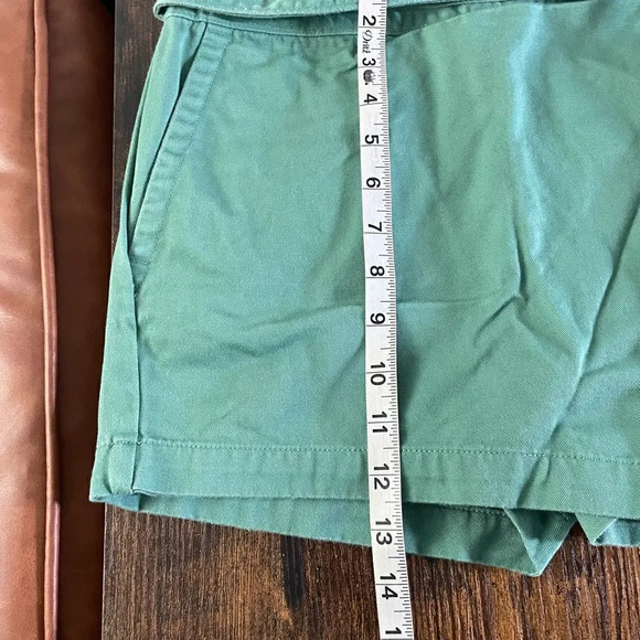 Vineyard Vines blue/green skort  - Picture 4 of 10